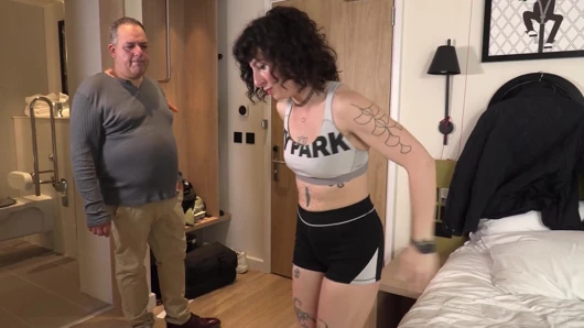 George Rex Kiki zahlt die miete