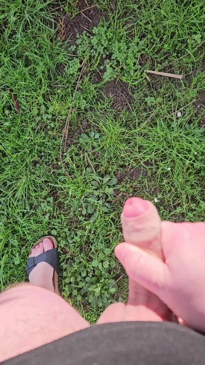 Handjob with cumshot outdoors