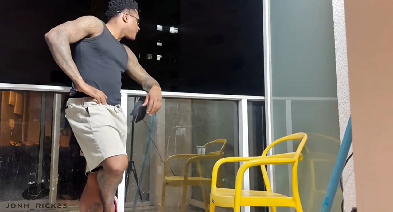 A Magrinha na Sacada