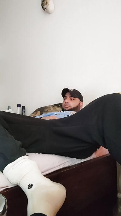 Meias molhadas e fedorentas, calcinha. Ultra suja porca