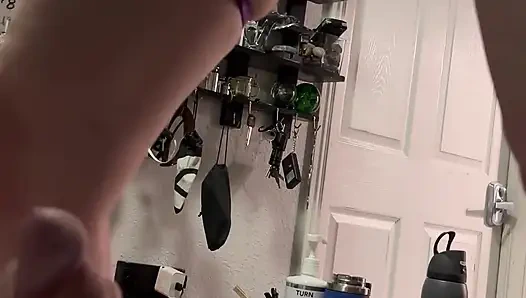 Tante seksi lagi asik nyepong kontol