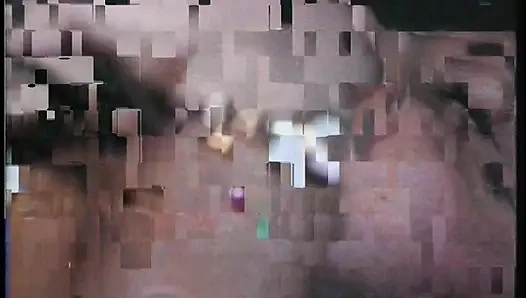 Aksi hot lesbian pendavis dan kira si cewek sange kulit hitam di konter bar