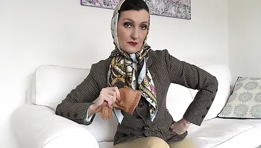 Saten sürtüğüm için yaramaz günlük görev, Bayan Victoria Valente