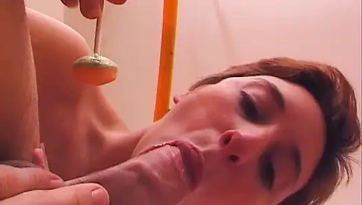 Memek gadis remaja perancis yang ditindik ini bisa bikin semua pria muncrat