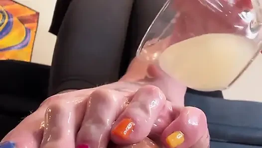 Riesin Größe 16 Öliger footjob Asmr