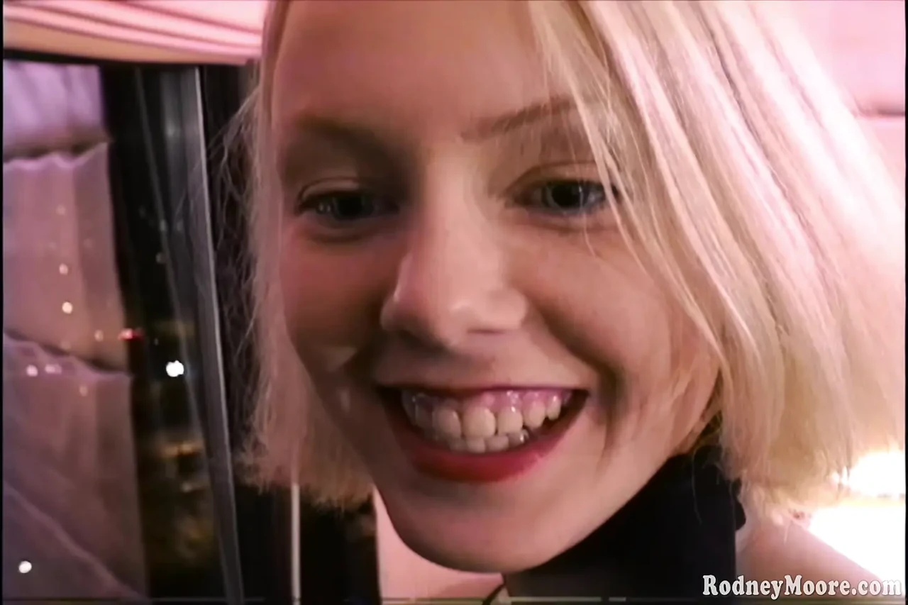 Vintage Gorgeous Sexy Amateur with Bush! 90s