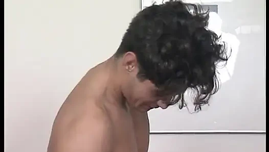 Блондинка-сладкая получает инструкции от рыжей шлюшки, как трахаться