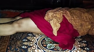 Un mari femme au foyer indienne très mignon et le sexe aiment une femme sexy très mignonne