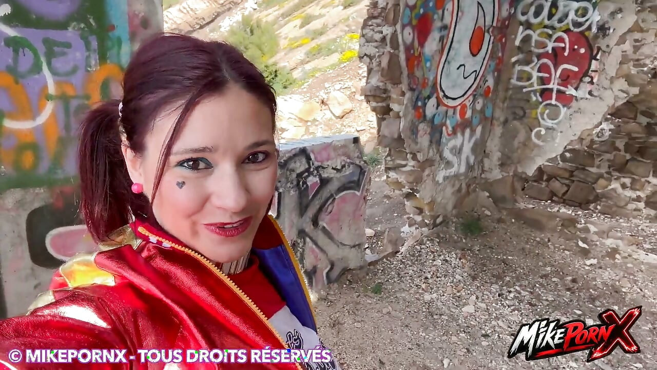 Urbex, e futută și ejaculează acoperită de Harley Quinn