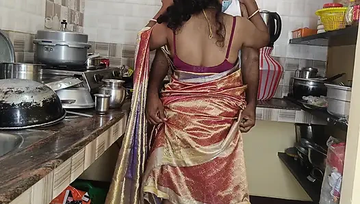 Ev hanımı kocasıyla aynı yatağı paylaşıyor