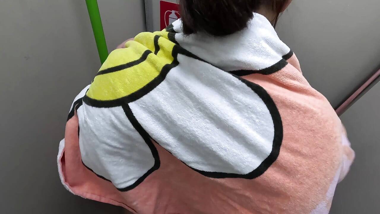 Minha Esposa Pegou O Trem Para a Praia Apenas De Biquíni E Brincou Com Um Estranho Total