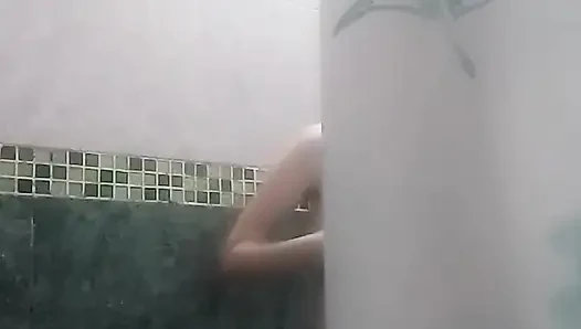 Черное сердце ждет тебя в ванной