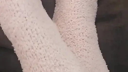 Fetish kakiku ngocok kontol sampai kakiku yang aduhai