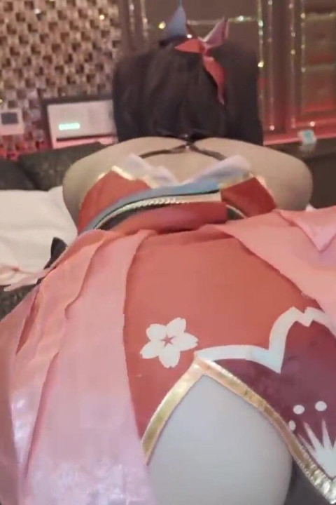 Godaan cosplay festival, cosplayer terkenal memainkan game berbahaya yang tidak boleh dipercaya sepenuhnya