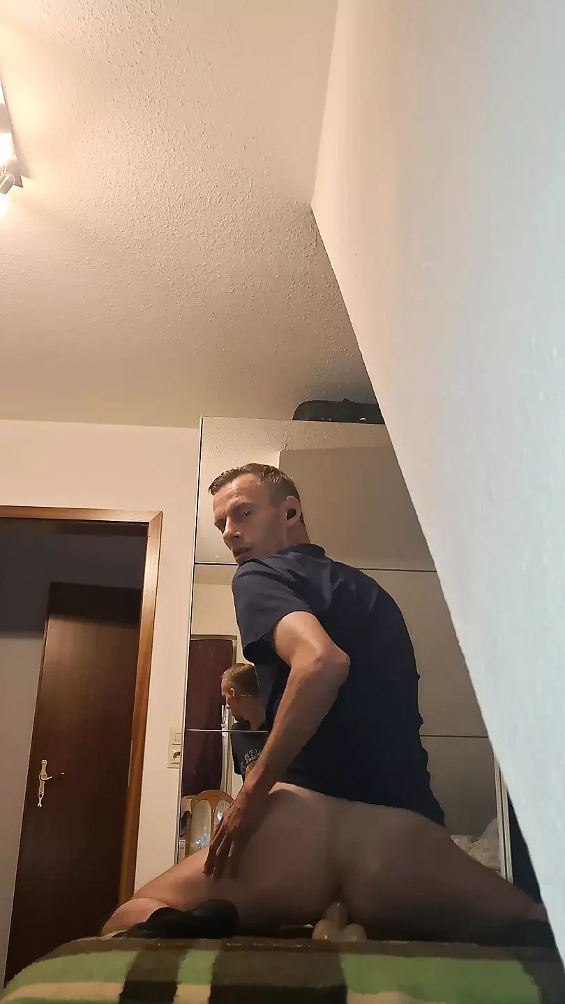 Slutboy103 Horny dildo fuck in the morning!