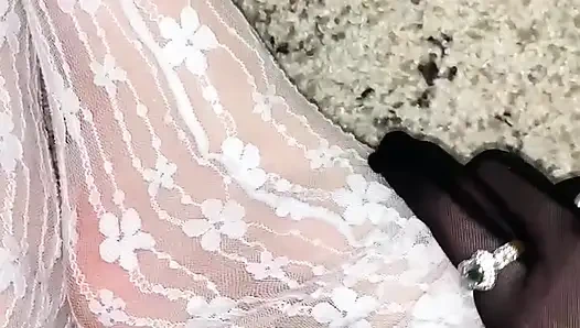 Seksi çoraplı ve eldivenli ayaklara masaj