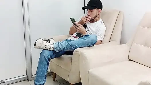 Abang tiriku pengen aku ajarin dia gimana caranya ngentot! Cerita lengkap