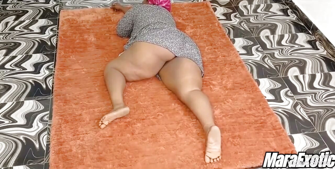 Hot Ebony MILF Gets Railed Hard on the Floor