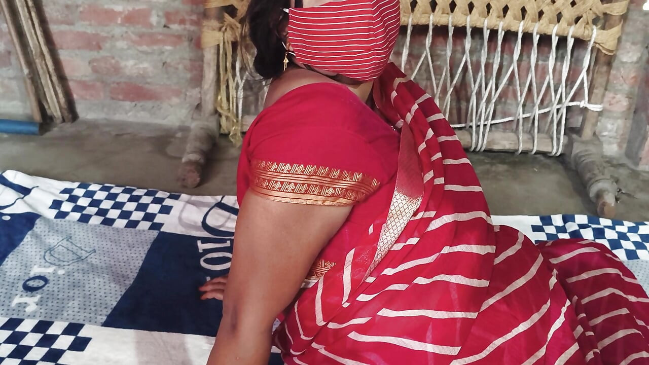 Rinki bhabhi kki chut ke baal saaf kiye