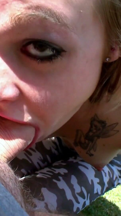 Foda em POV com a linda loira francesa Candys Chupa de leggings | Clip 1