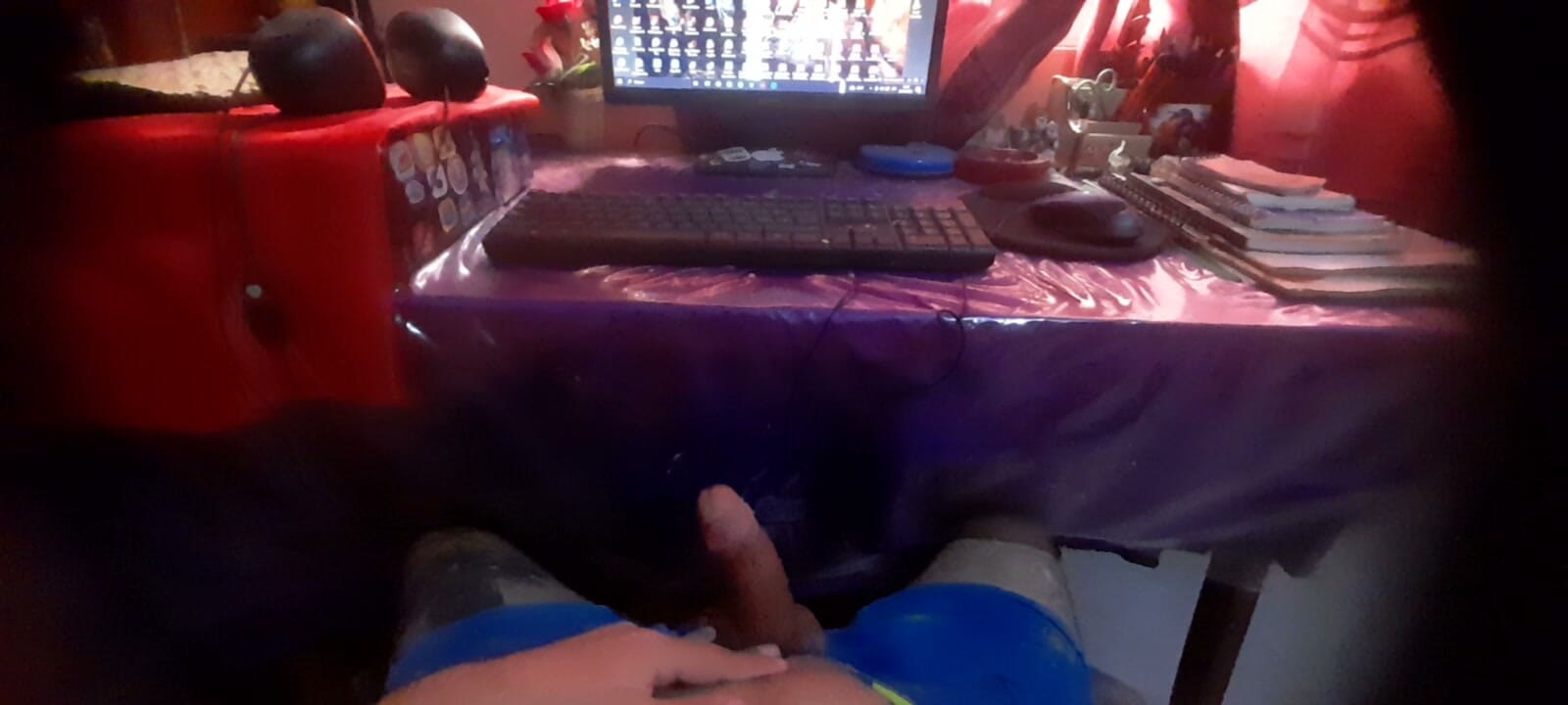 Playing with my penis.. 🍆