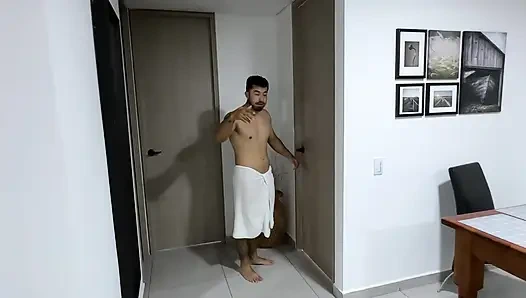 POV-amateur-dreier Mit Zwei Lateinamerikanischen Schwänzen, Die Mit Viel Milch Beladen Sind