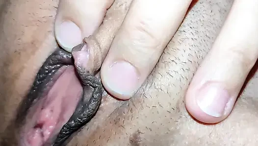 Bakış açısı karısının sıkı delikleriyle yakın çekim seks