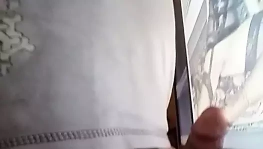 Le sbatto i piedi