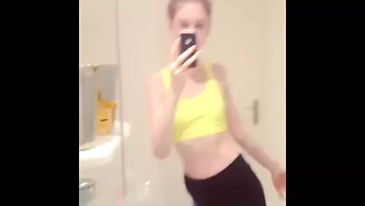 Jemma için boşalıyor