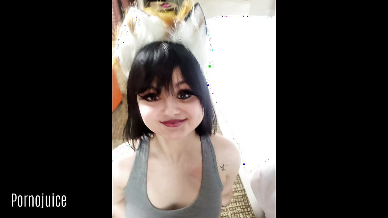 Kitty Kat chce czekoladowego mleka z udziałem Sarah Fox
