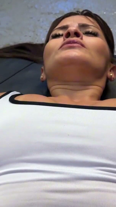 MY JEALOUS HUSBAND DOES NOT WANT ME TO LEAVE THE HOUSE AND PAYS FOR A PERSONAL TRAINER AND I END UP FUCKING HIM. | Clip 2