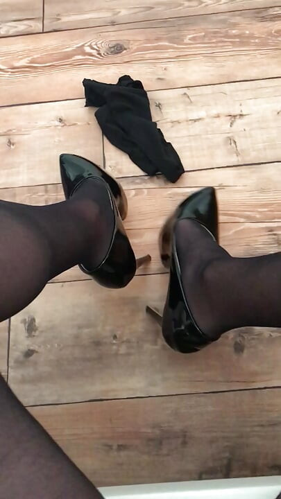 intense orgasm in wife's tights