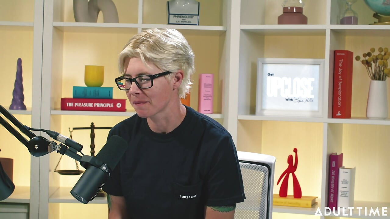 Khloe Kingsley Squirtet vor der Kamera & rote Flaggen | der Erwachsenenzeit-Podcast