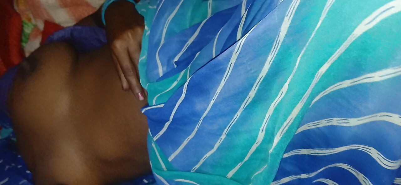 Indian Village Desi Aunty Ki Raat Mein Ghori Bana Kar Paani Nikal Diya - Tight Chut Se Squirt Kiya Homemade Hindi Audio