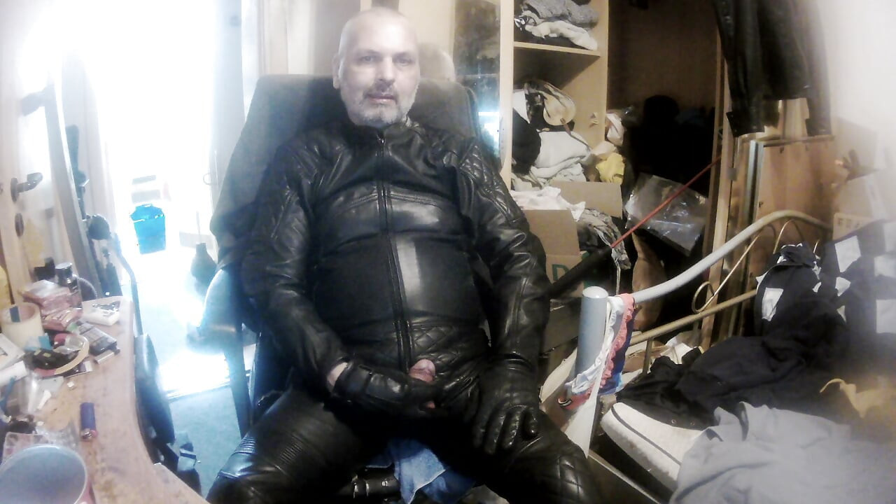 У шкірі