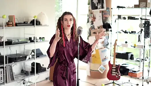 Hewan peliharaan guru, video pemberontak