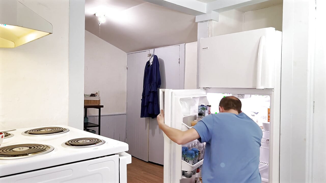 Người đàn ông biến thành phụ nữ để đi câu lạc bộ