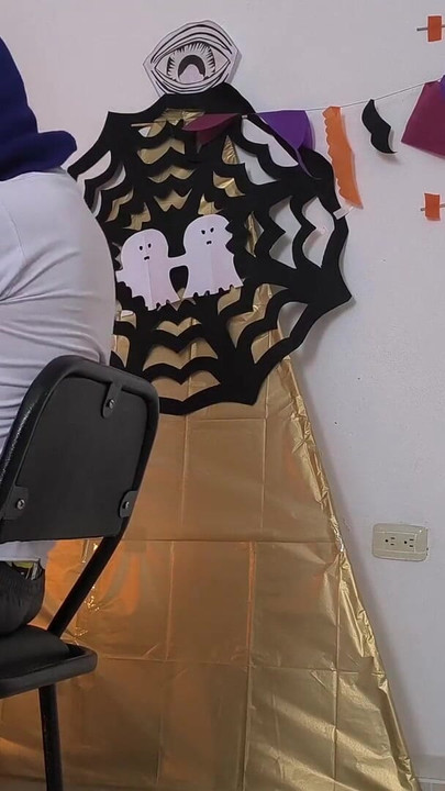 Alura vrăjitoarei sexuale: un ritual care dezlănțuie pasiuni intense și sexuale de Halloween | Clipul 1