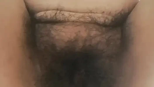showing from below mom's mature and hairy pussy