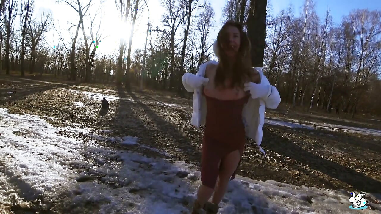 True Amateurs - Naughty Mia bierze anal creampie Hardcore przed delektowaniem się mieszanym wykończeniem na pieska