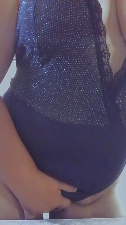 Pelacur argentina menghantar saya video yang menyentuh dirinya dan melantun pantat gergasinya