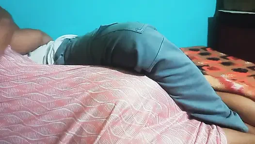 Kakak ipar India lagi mesra-mesraan sama pacarnya