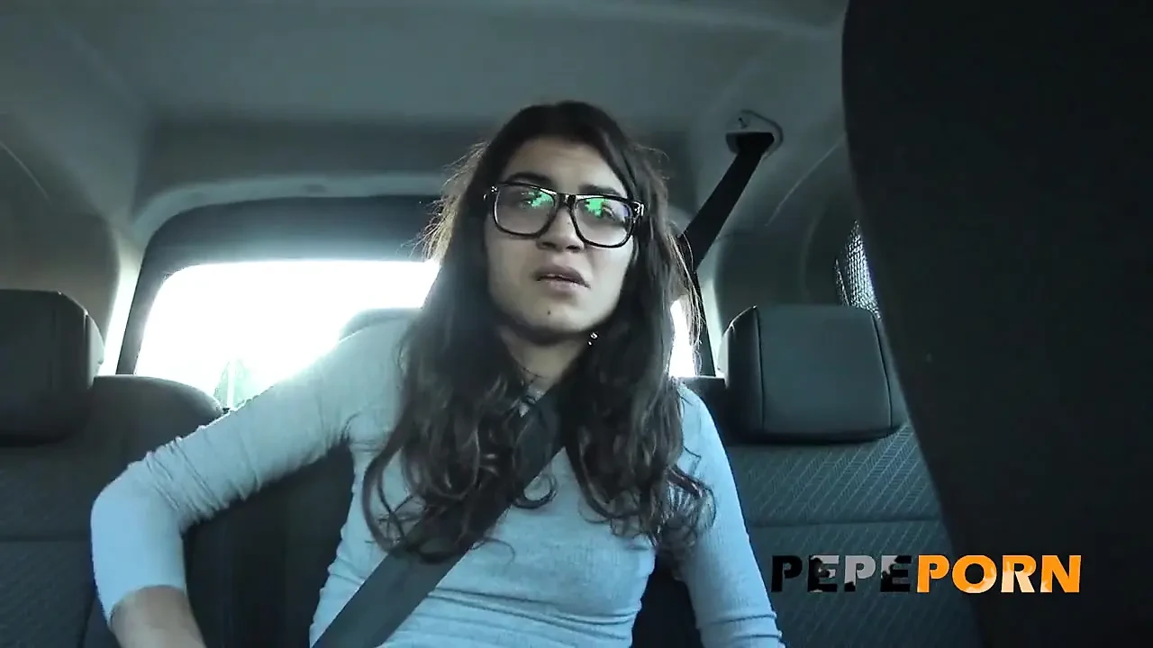 Teenage hipster babe needs to gain sex experience: Faraona has come to the right place!!