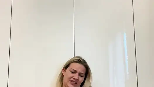 Gel benimle mastürbasyon yapıyor! Gel benimle mastürbasyon yapıyor!