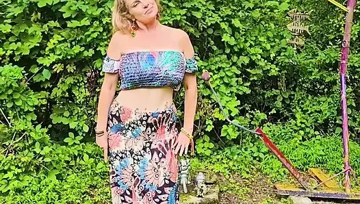 BIG MATURE MOMMY TITTY outdoor clips from my ONLYFAN Page released