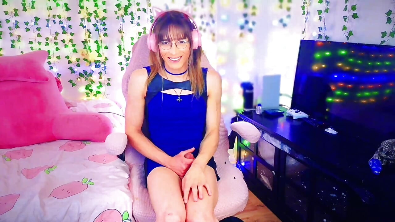 Gadis trans imut yang super berotot