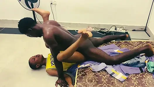 Потный трах из гетто