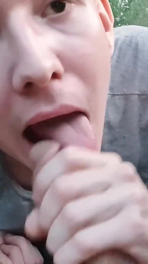 Blowing a Guy in His Car Till He Cums - prettyboi2000x | Clip 1