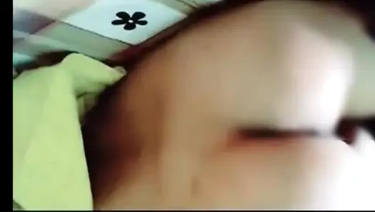 Der schöne sexy haat des dorfleiters