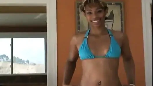 Большой белый член для сладкой чернокожей шлюшки